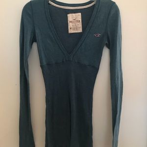 Blue long sleeves v neck